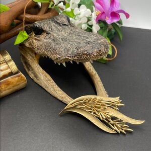 Trifari wheat brooch vintage